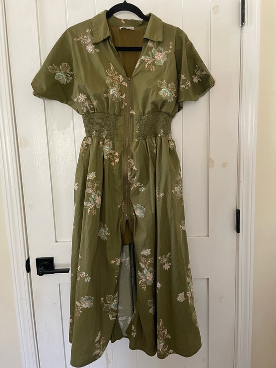 entro Dresses & Skirts - Entro Olive Green Floral Zip Front Midi Dress size L Cotton